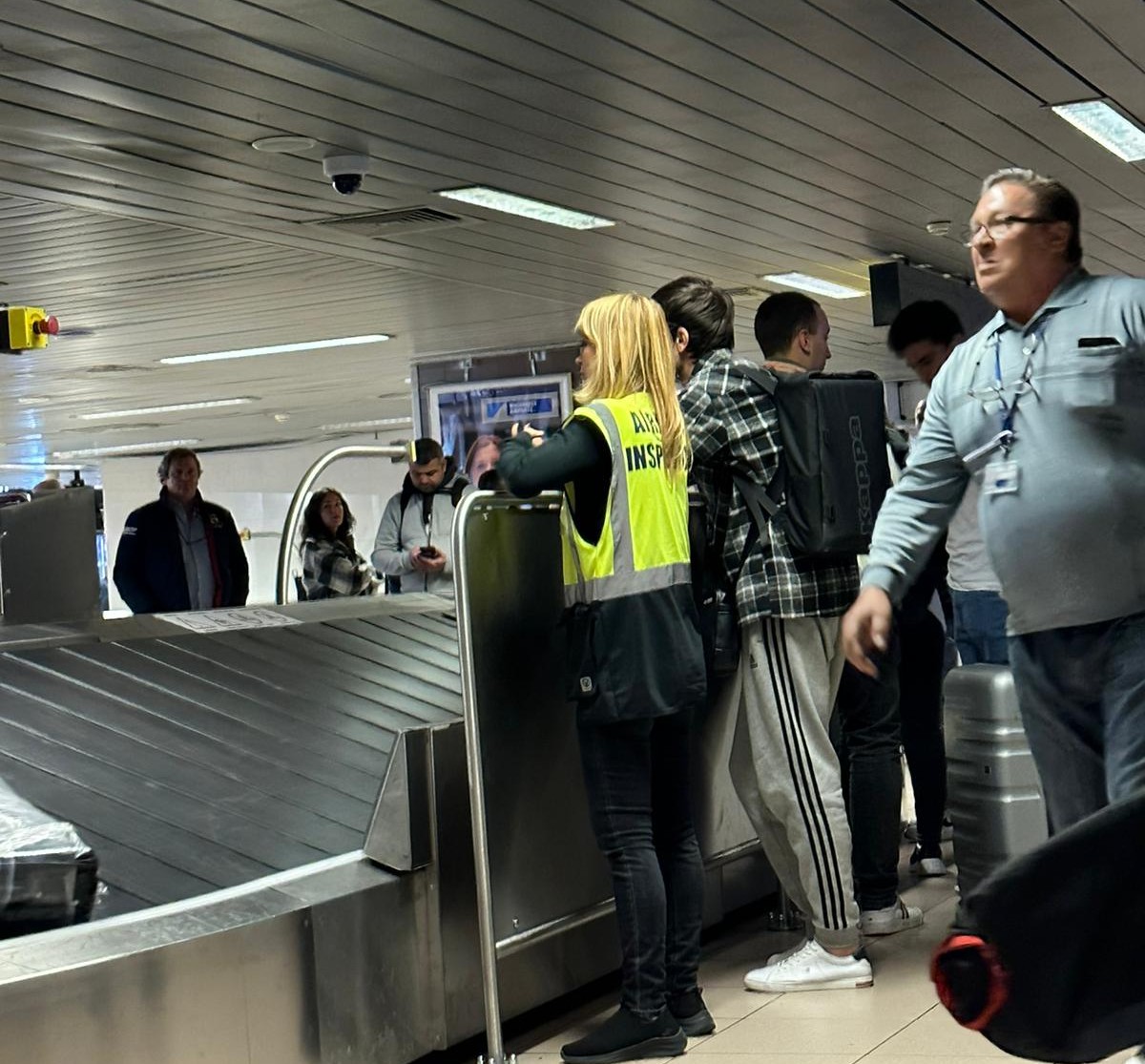 Aeroportul Otopeni Blocat De Nep Sare I Dezinteres